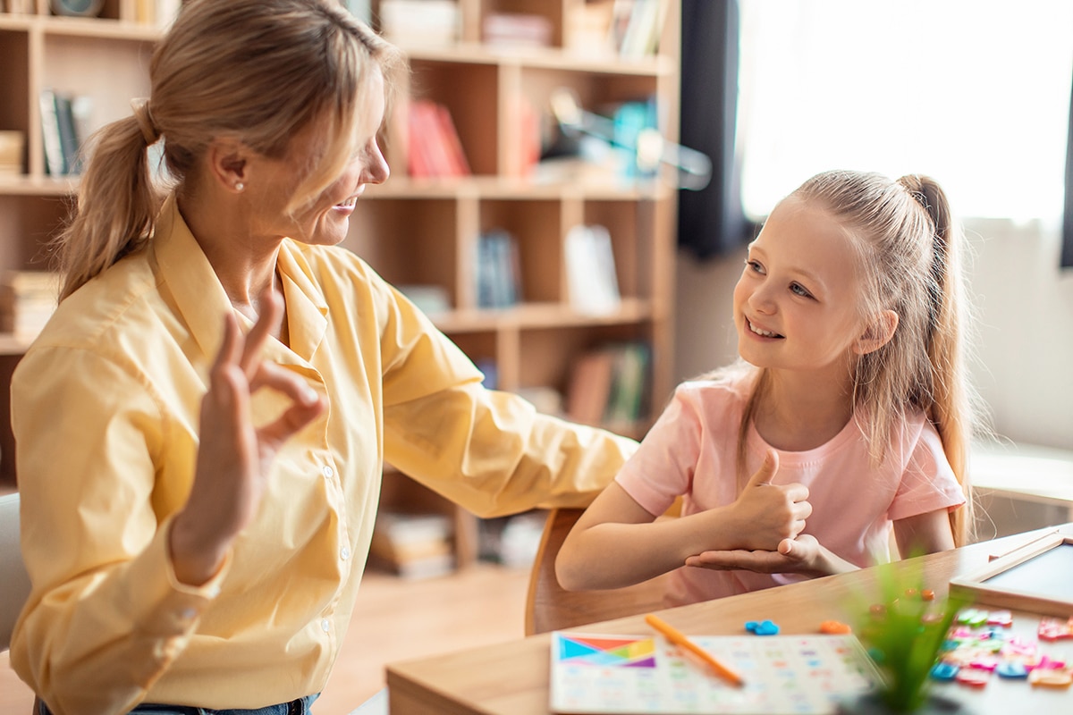 Spanish And Sign Language Strengthen Communication Skills